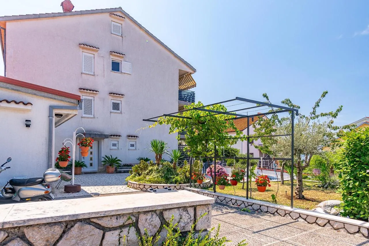 Apartments With A Parking Space Crikvenica - 5494